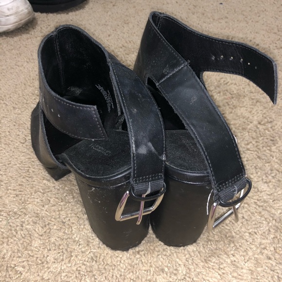 black open toed heels - Picture 2 of 4